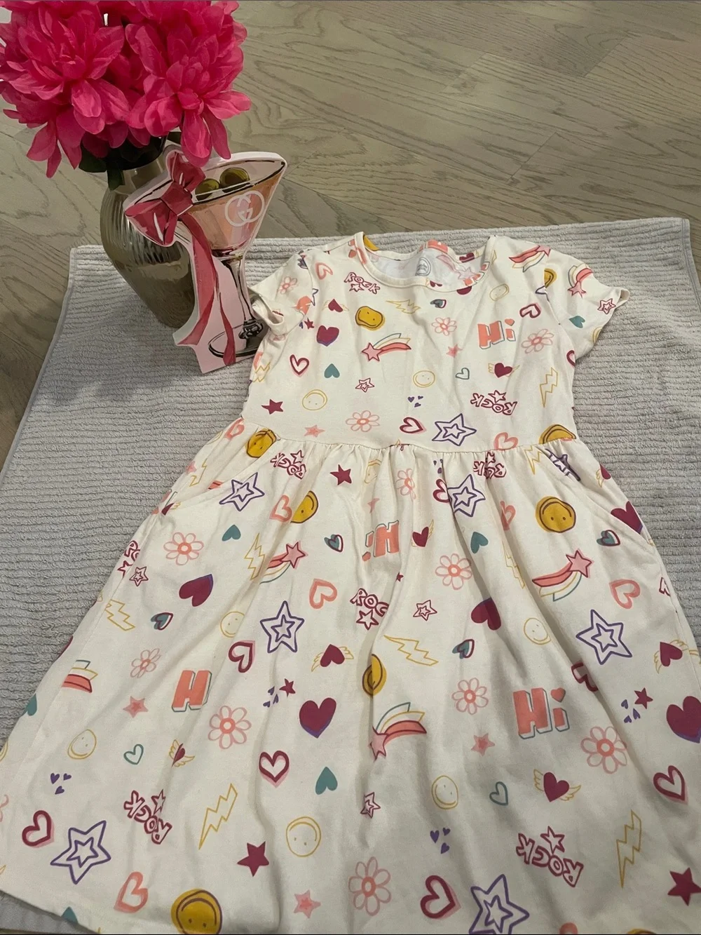 wonder nation White Short Sleeve Emoji & Heart Print Dress